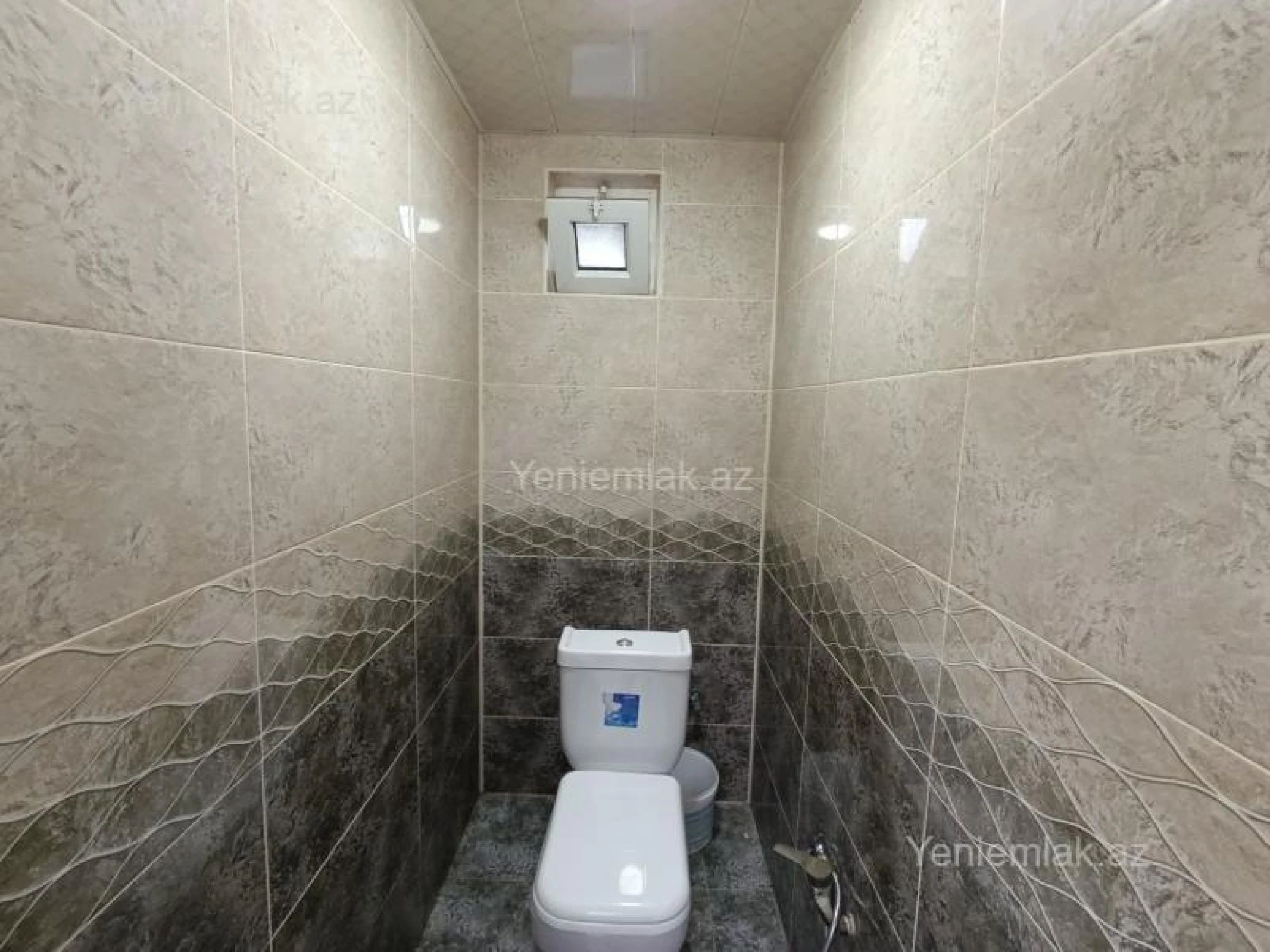 Satılır 8 otaqlı həyət evi 240 m²