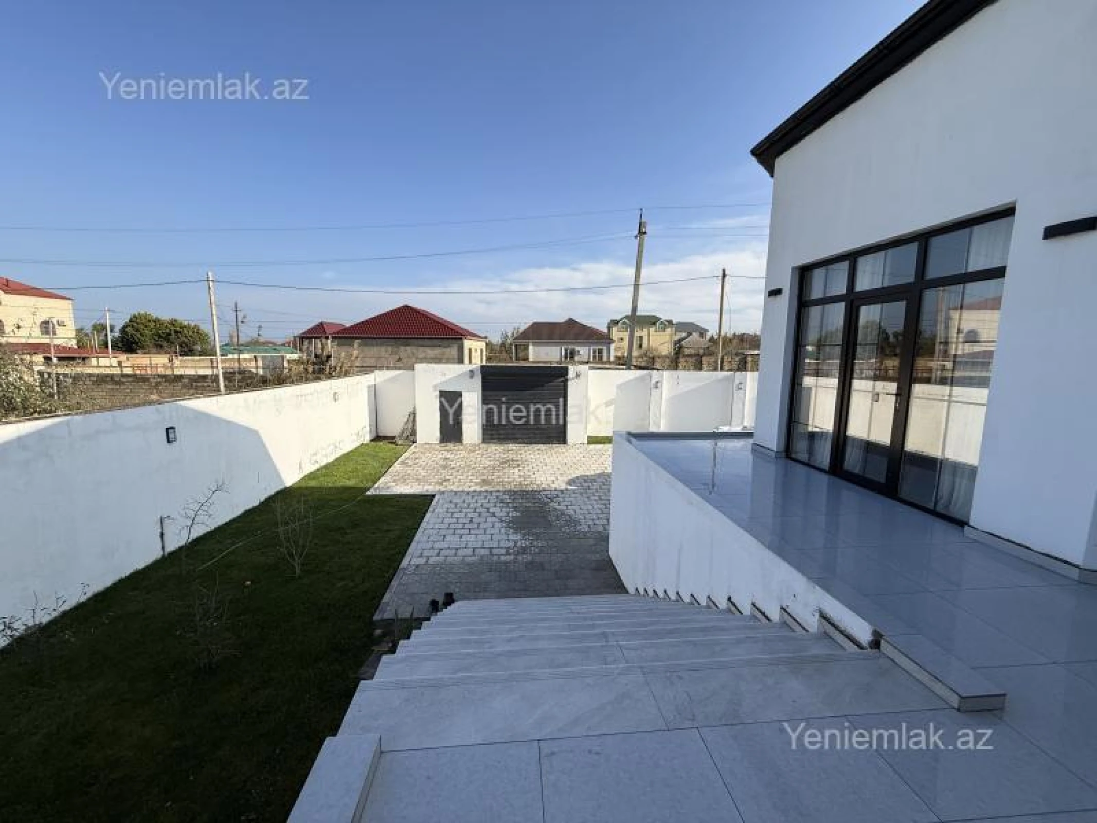 Satılır 4 otaqlı həyət evi 250 m²