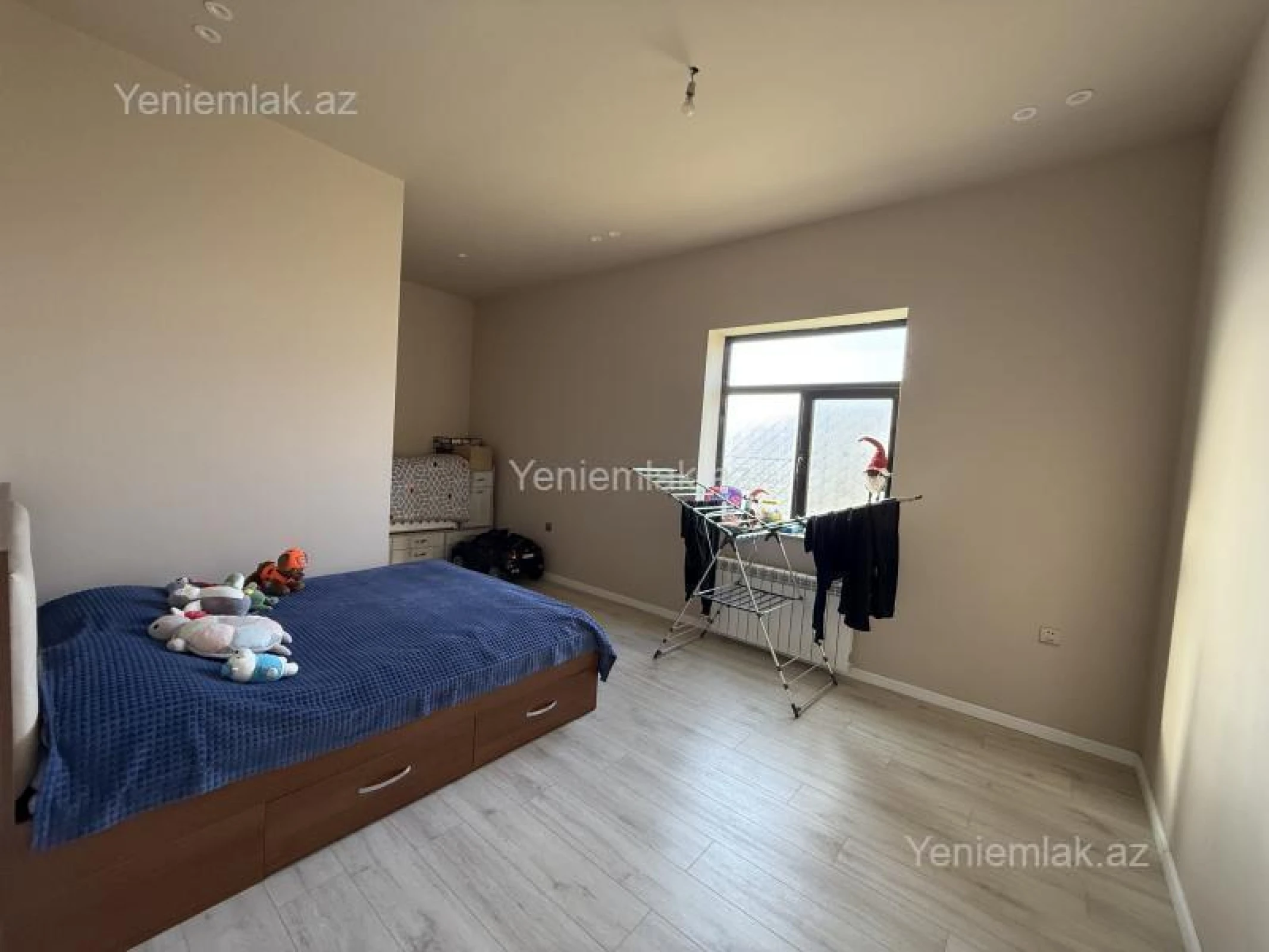 Satılır 4 otaqlı həyət evi 250 m²