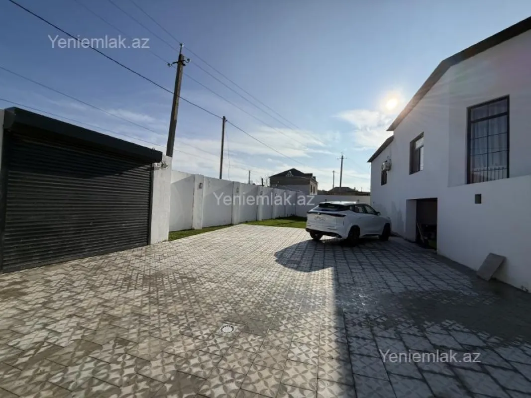 Satılır 4 otaqlı həyət evi 250 m²