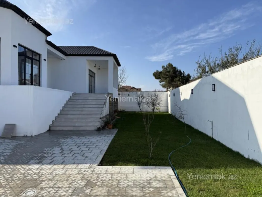 Satılır 4 otaqlı həyət evi 250 m²