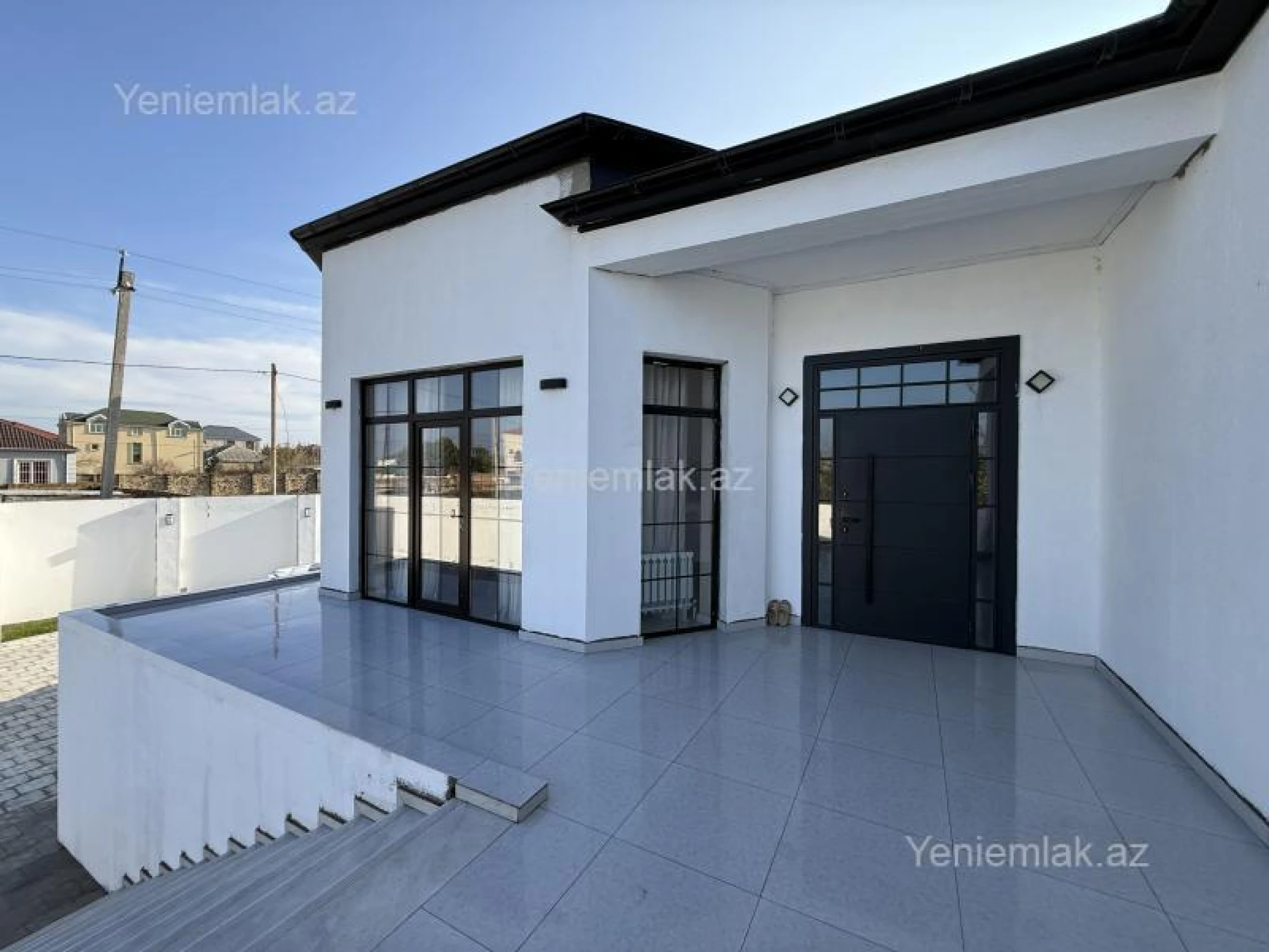Satılır 4 otaqlı həyət evi 250 m²