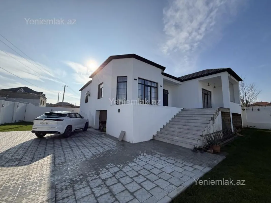 Satılır 4 otaqlı həyət evi 250 m²