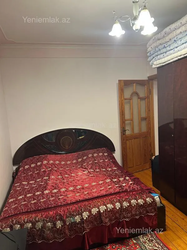 Satılır 3 otaqlı köhnə tikili 75 m²
