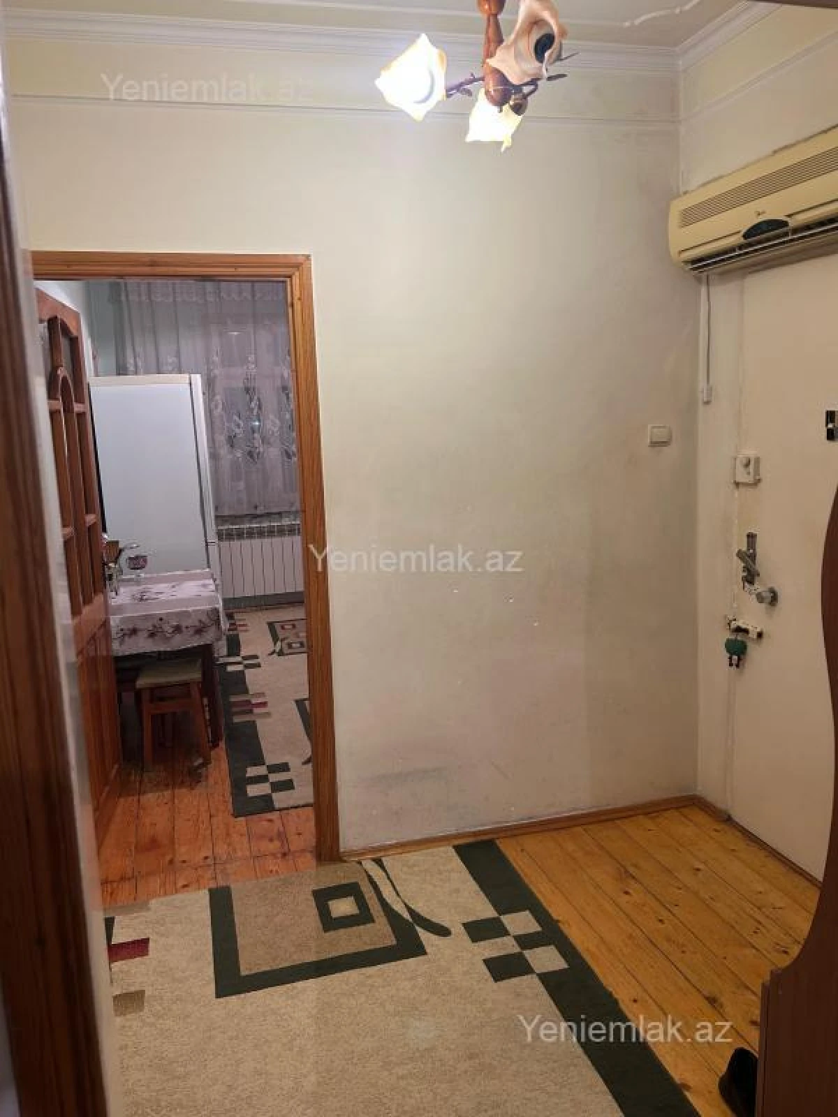 Satılır 3 otaqlı köhnə tikili 75 m²