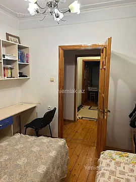 Satılır 3 otaqlı köhnə tikili 75 m²