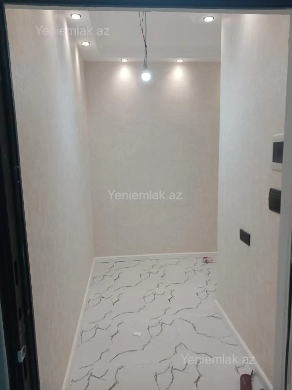 Satılır 2 otaqlı yeni tikili 74 m²