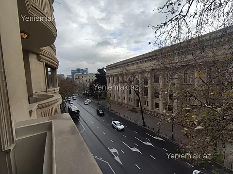 Satılır 4 otaqlı yeni tikili 153 m²