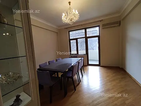 Satılır 4 otaqlı yeni tikili 153 m²