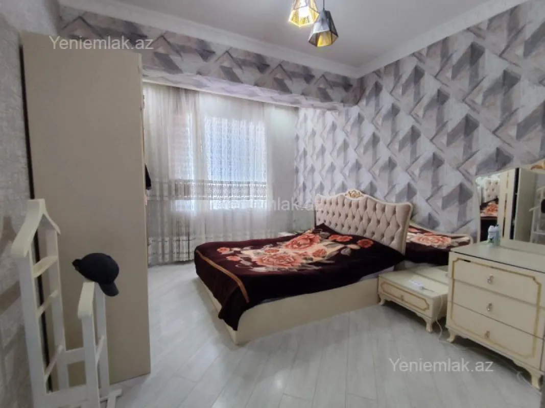 Satılır 3 otaqlı yeni tikili 110 m²
