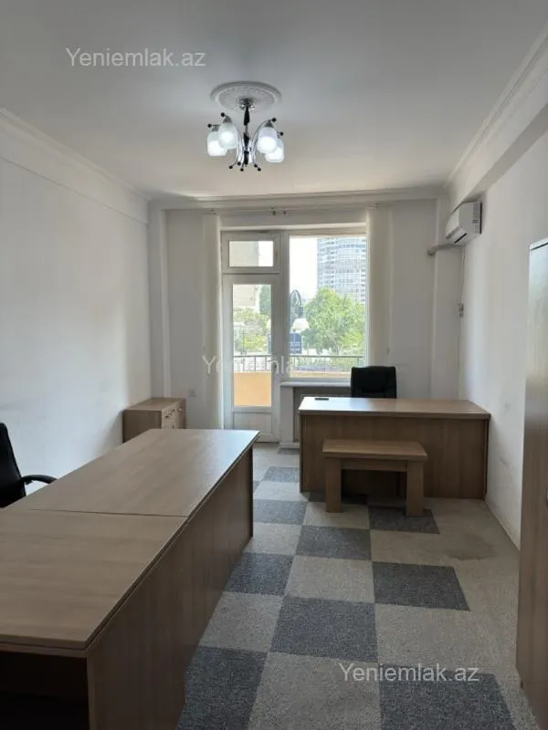 Satılır 4 otaqlı yeni tikili 160 m²