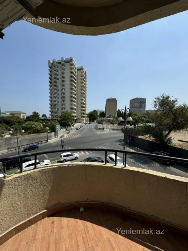 Satılır 4 otaqlı yeni tikili 160 m²