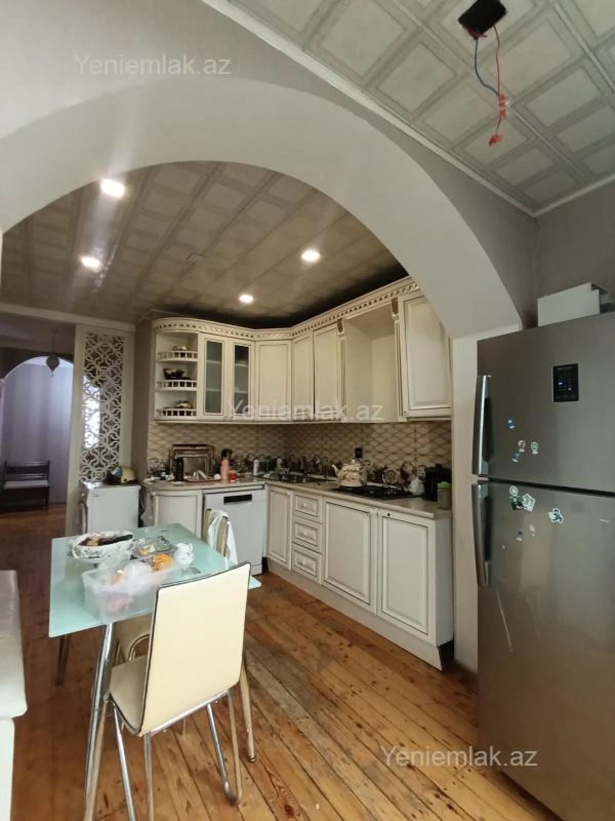 Satılır 4 otaqlı köhnə tikili 100 m²