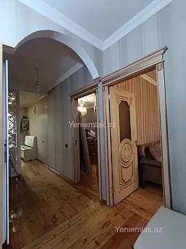 Satılır 4 otaqlı köhnə tikili 100 m²