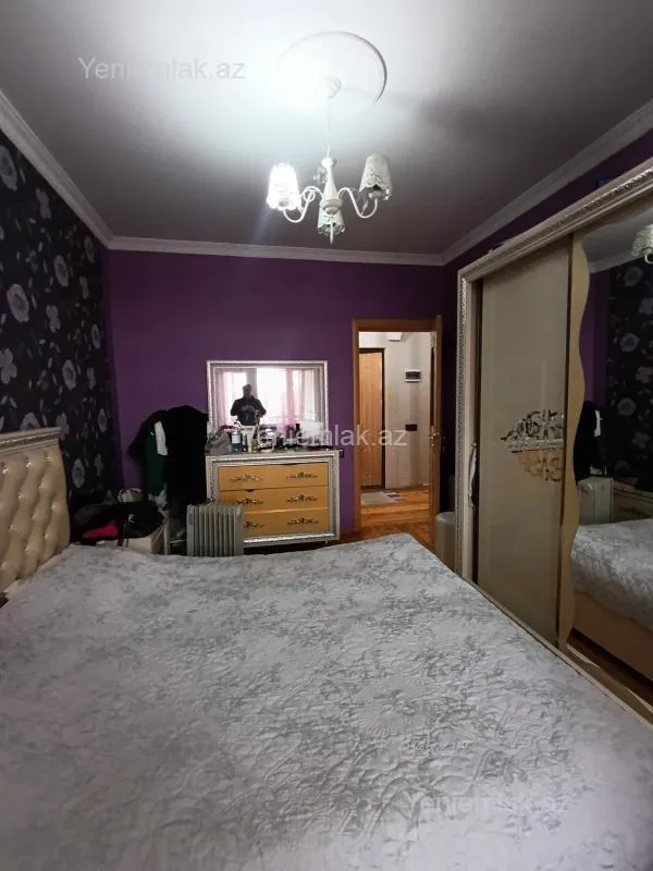 Satılır 4 otaqlı köhnə tikili 100 m²