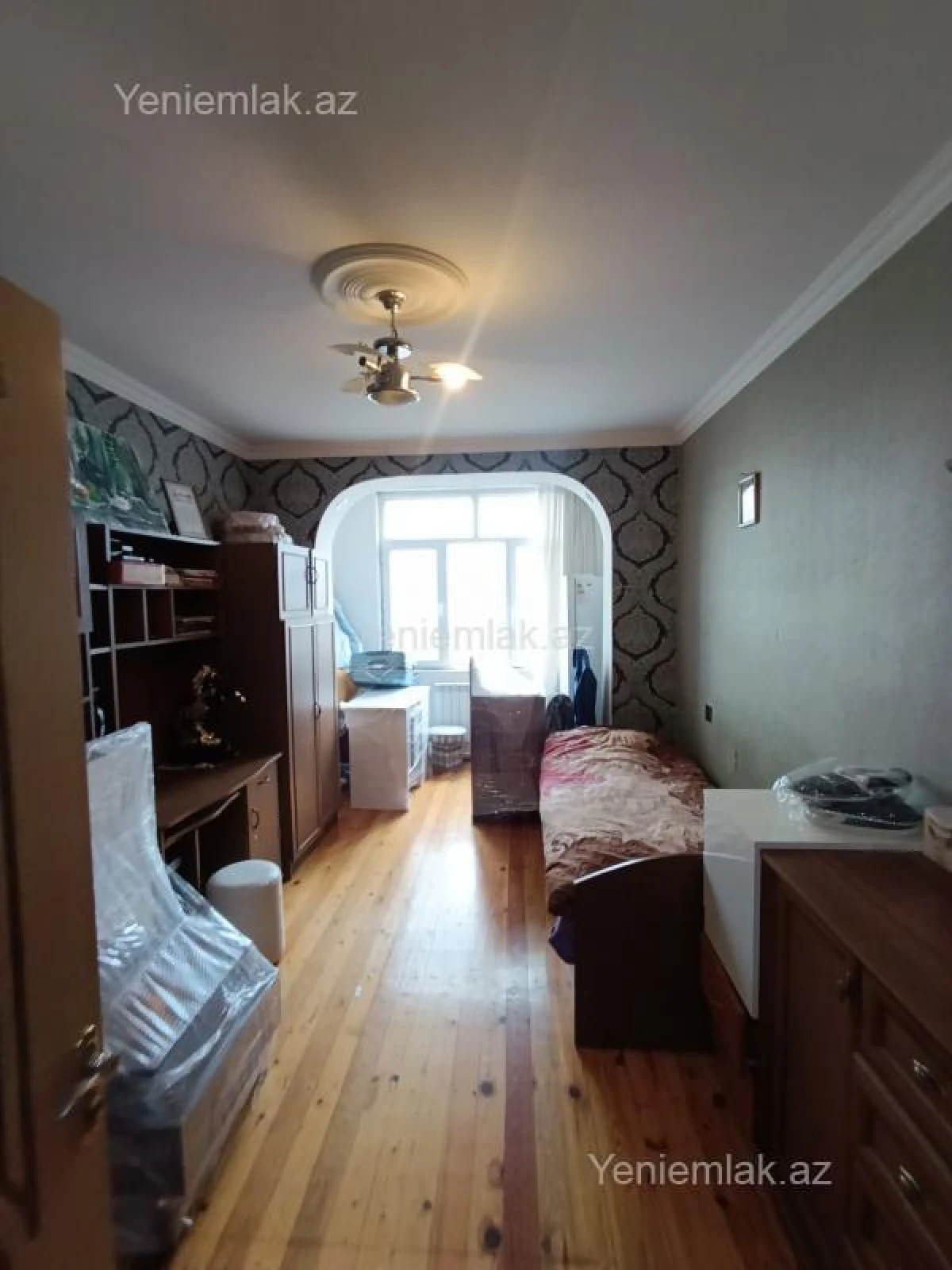 Satılır 4 otaqlı köhnə tikili 100 m²