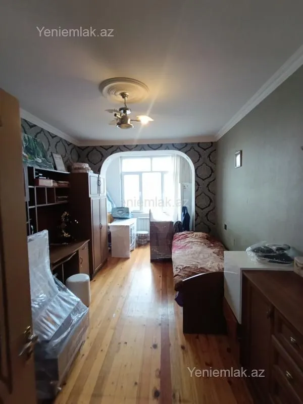 Satılır 4 otaqlı köhnə tikili 100 m²