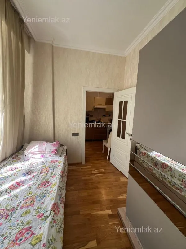 Satılır 3 otaqlı yeni tikili 80 m²