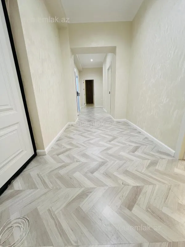 Satılır 4 otaqlı yeni tikili 127 m²