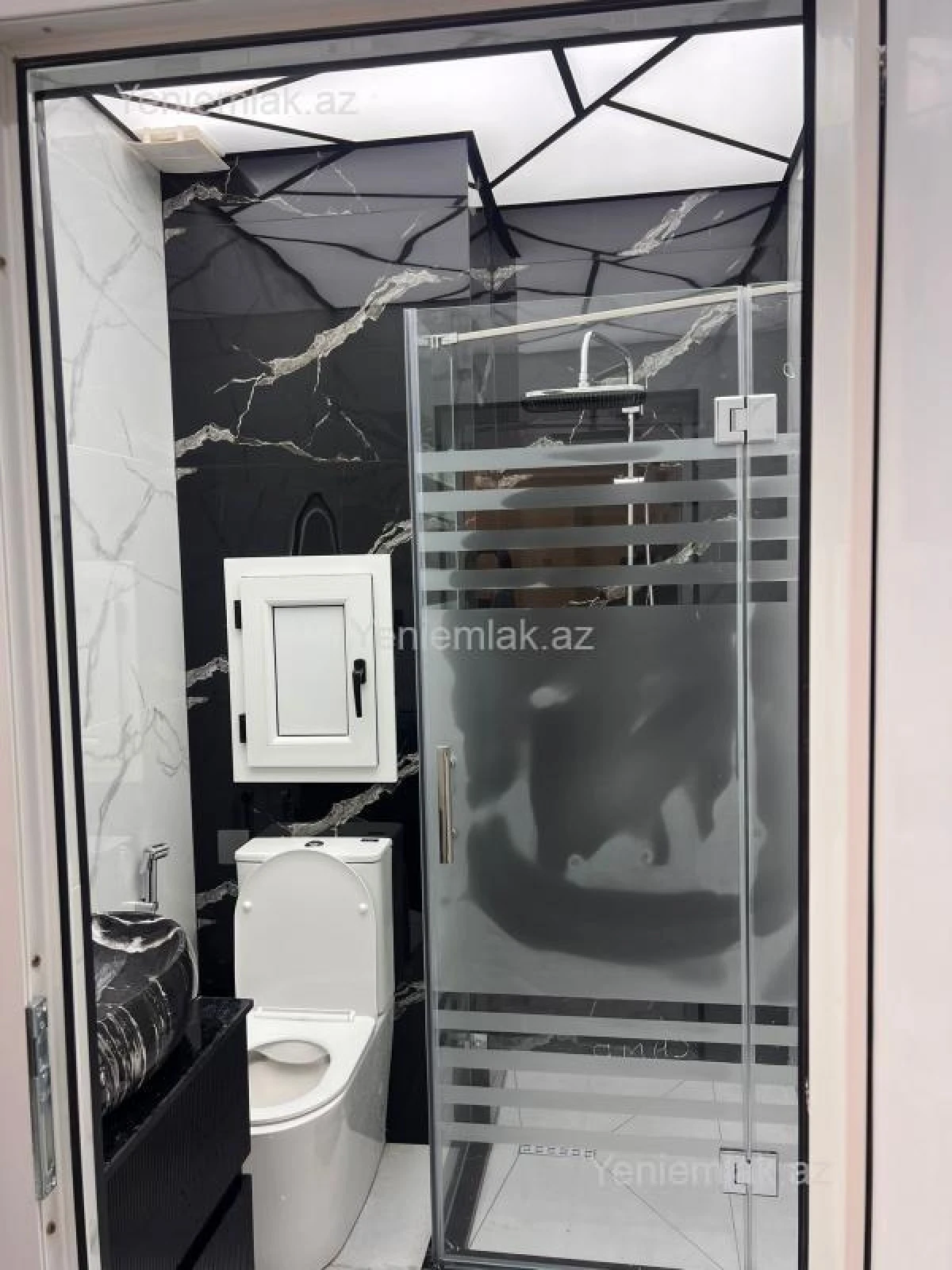 Satılır 3 otaqlı köhnə tikili 70 m²