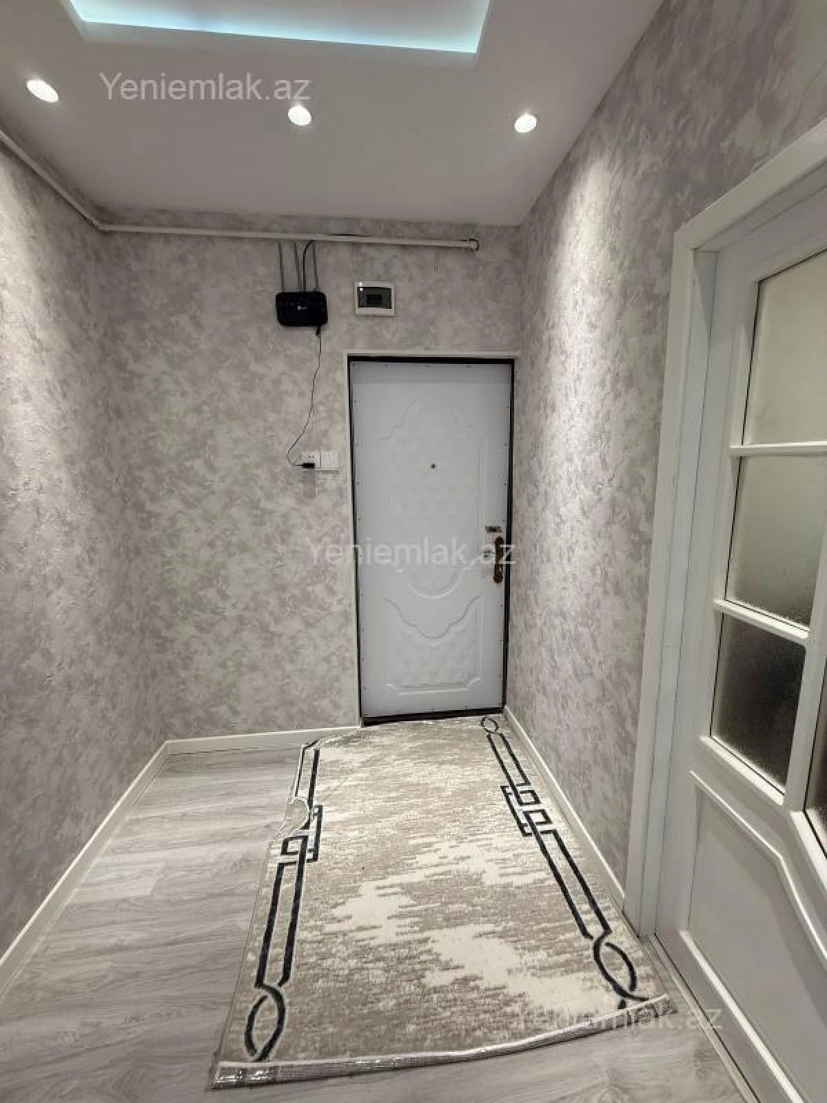 Satılır 3 otaqlı köhnə tikili 90 m²