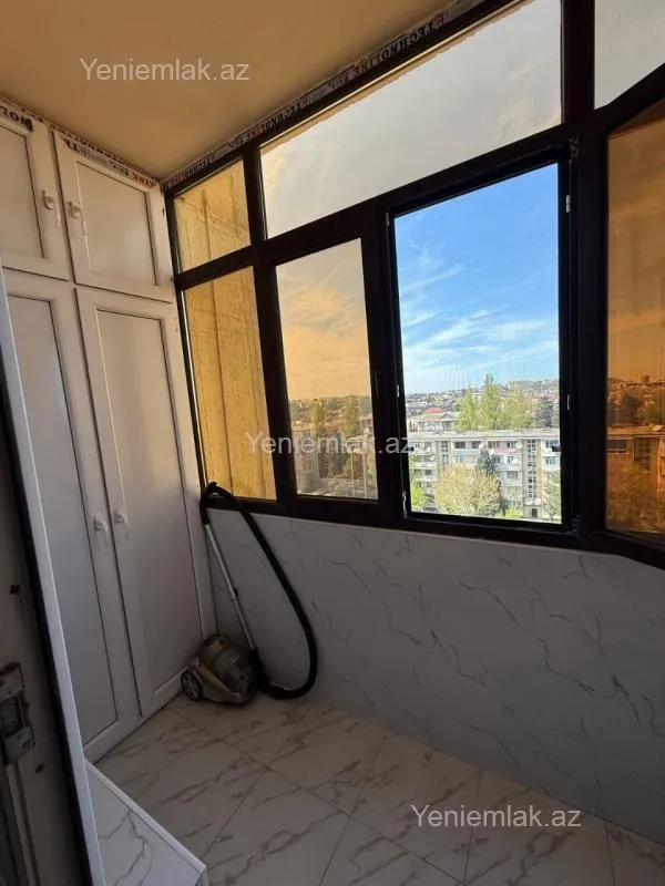 Satılır 3 otaqlı köhnə tikili 90 m²