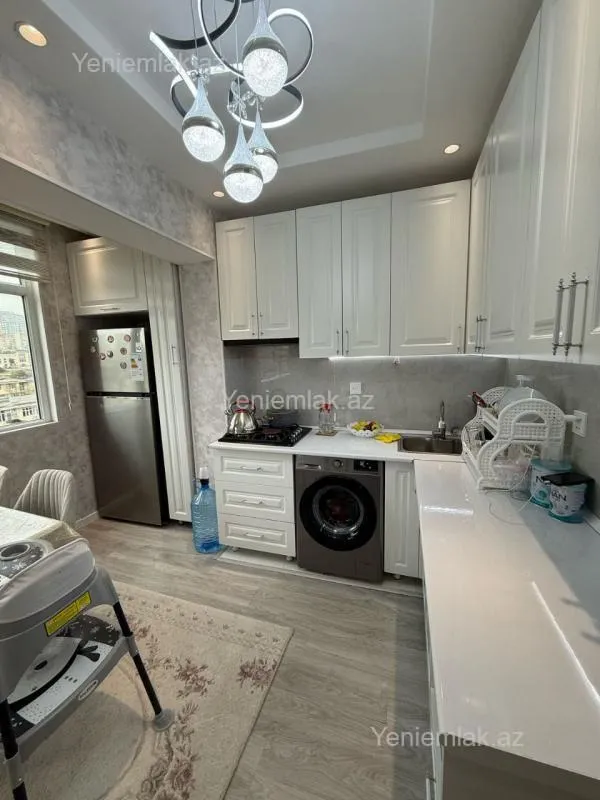 Satılır 3 otaqlı köhnə tikili 90 m²