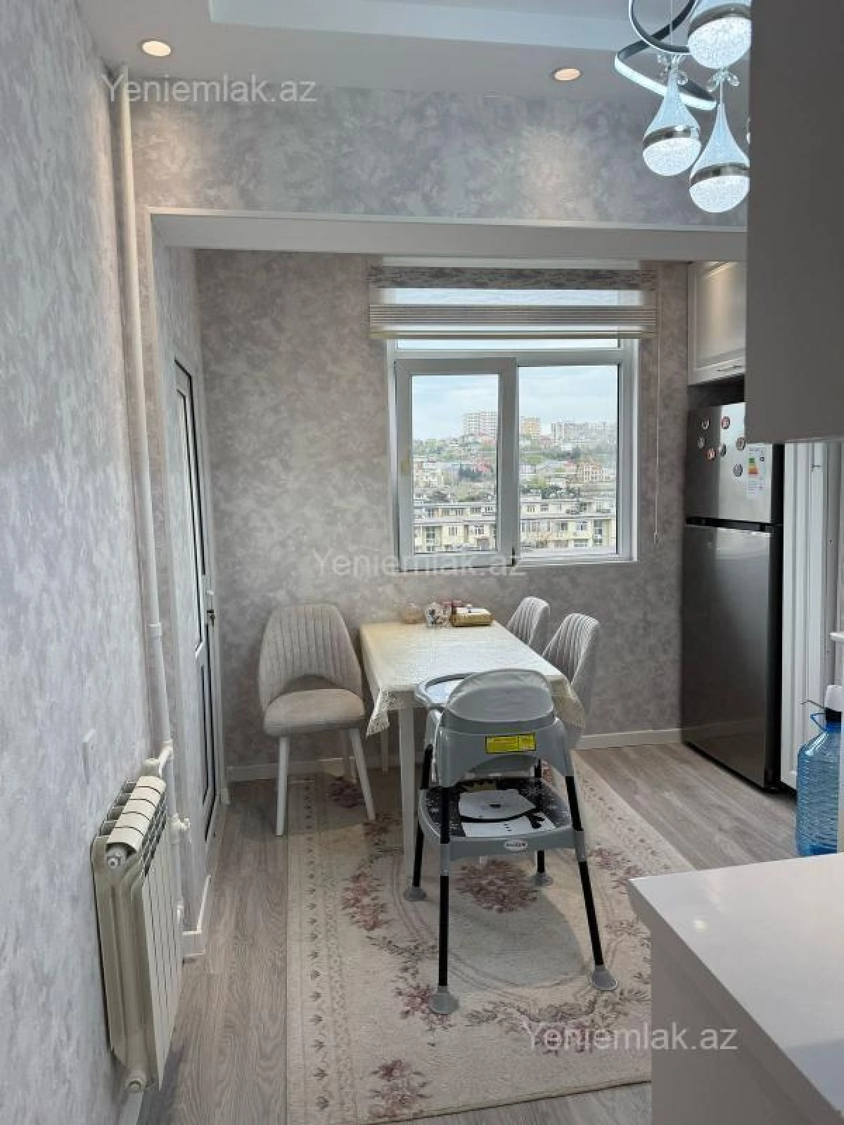 Satılır 3 otaqlı köhnə tikili 90 m²