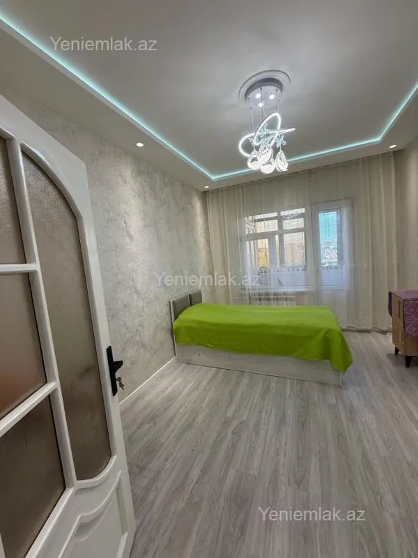 Satılır 3 otaqlı köhnə tikili 90 m²