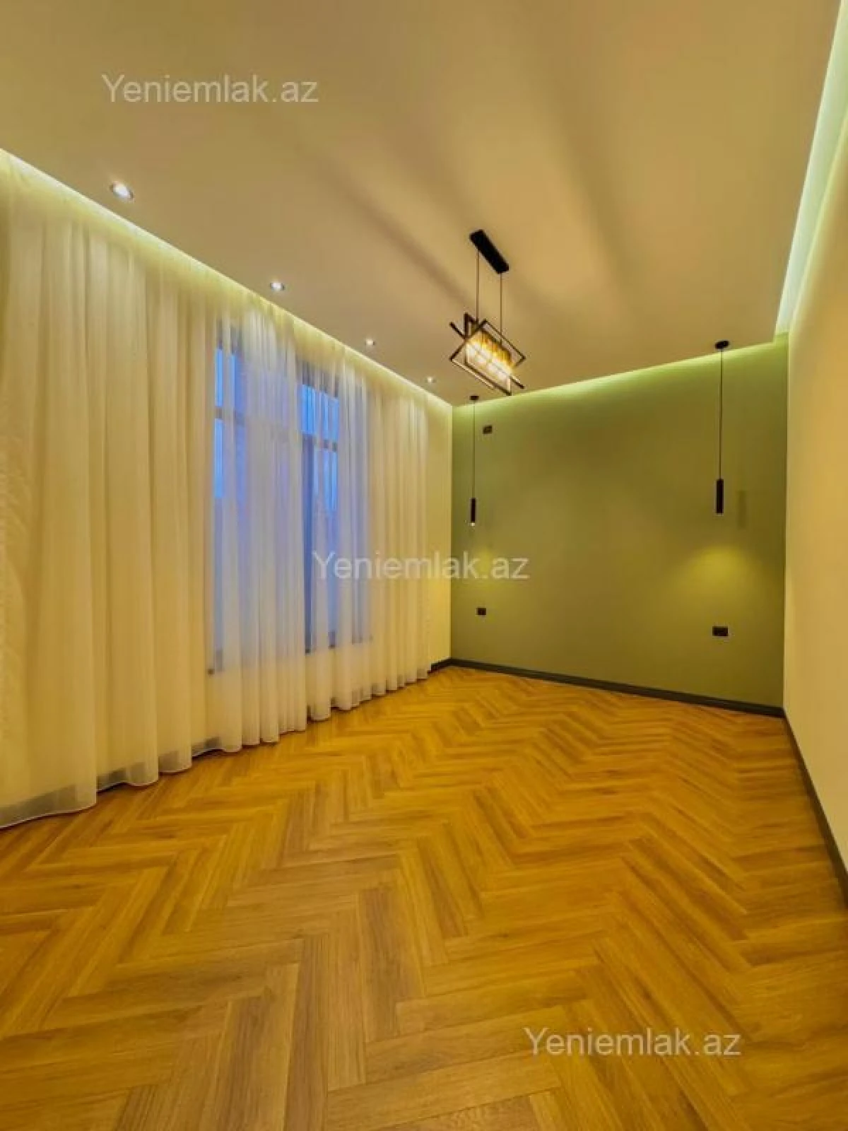 Satılır 5 otaqlı həyət evi 250 m²