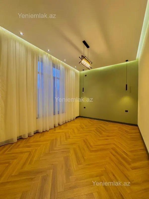 Satılır 5 otaqlı həyət evi 250 m²