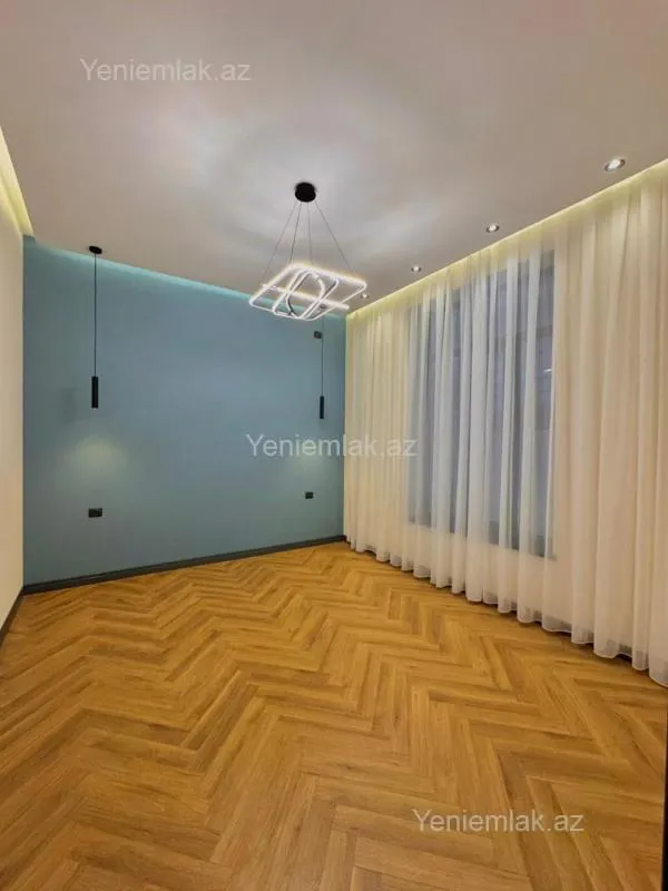 Satılır 5 otaqlı həyət evi 250 m²