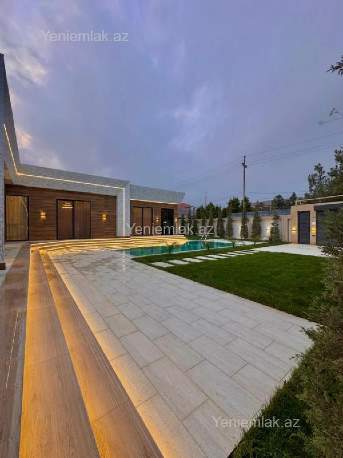 Satılır 5 otaqlı həyət evi 250 m²