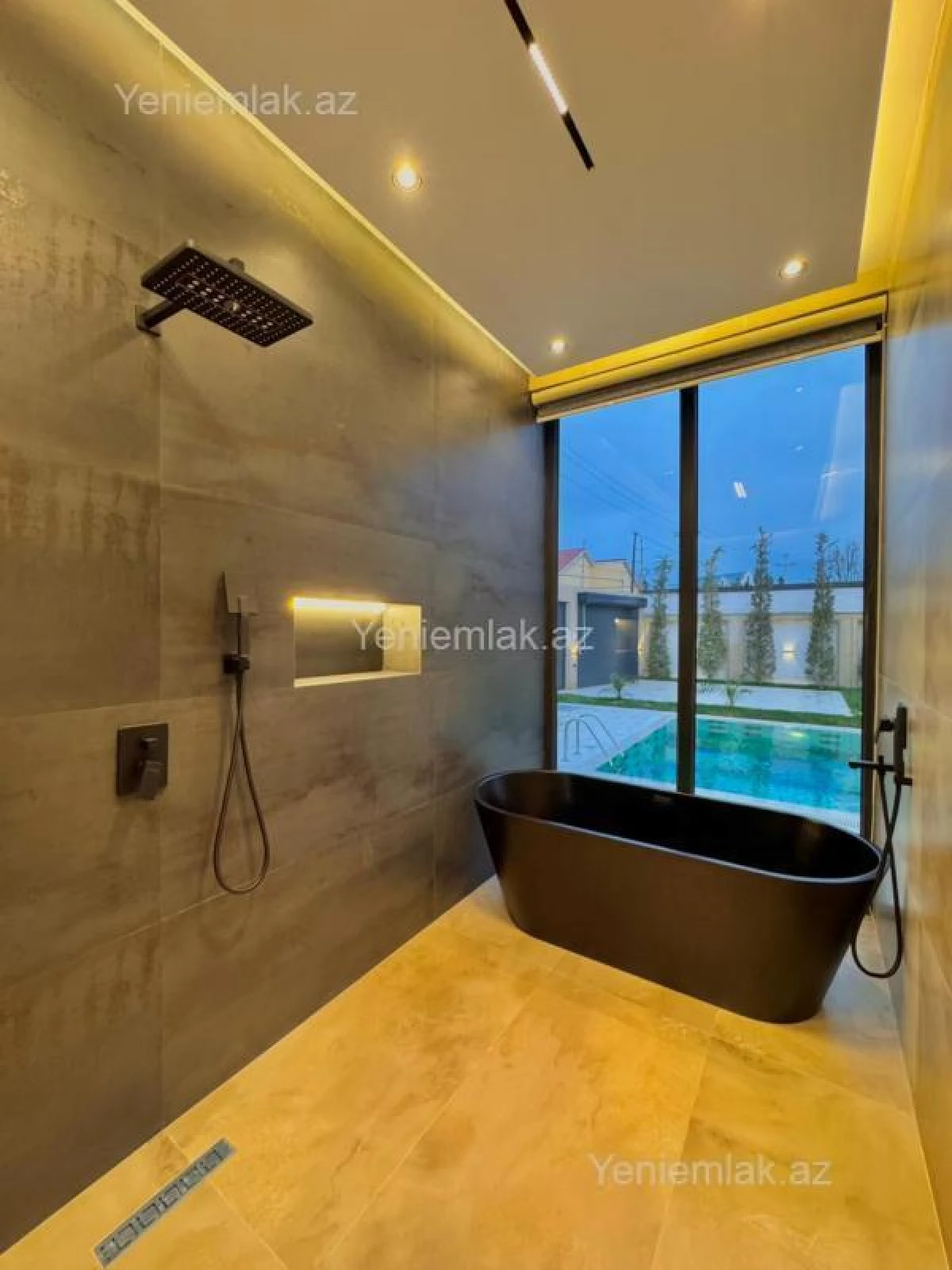 Satılır 5 otaqlı həyət evi 250 m²