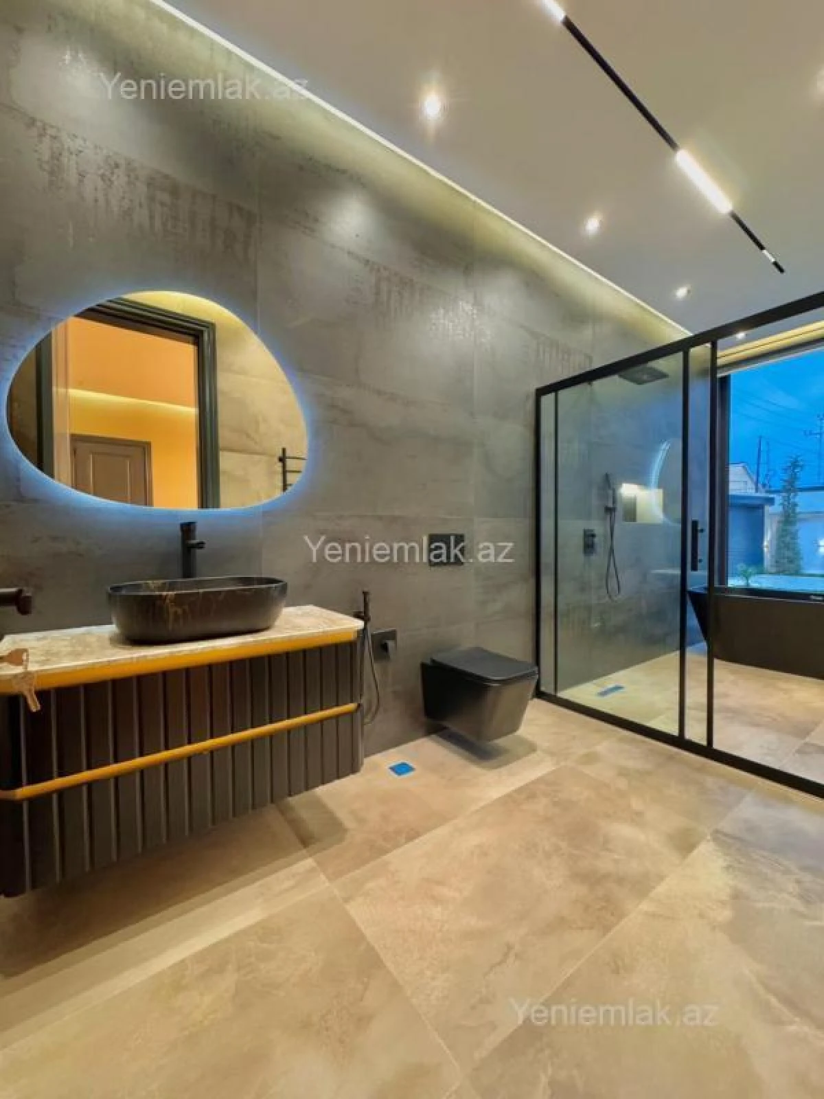 Satılır 5 otaqlı həyət evi 250 m²