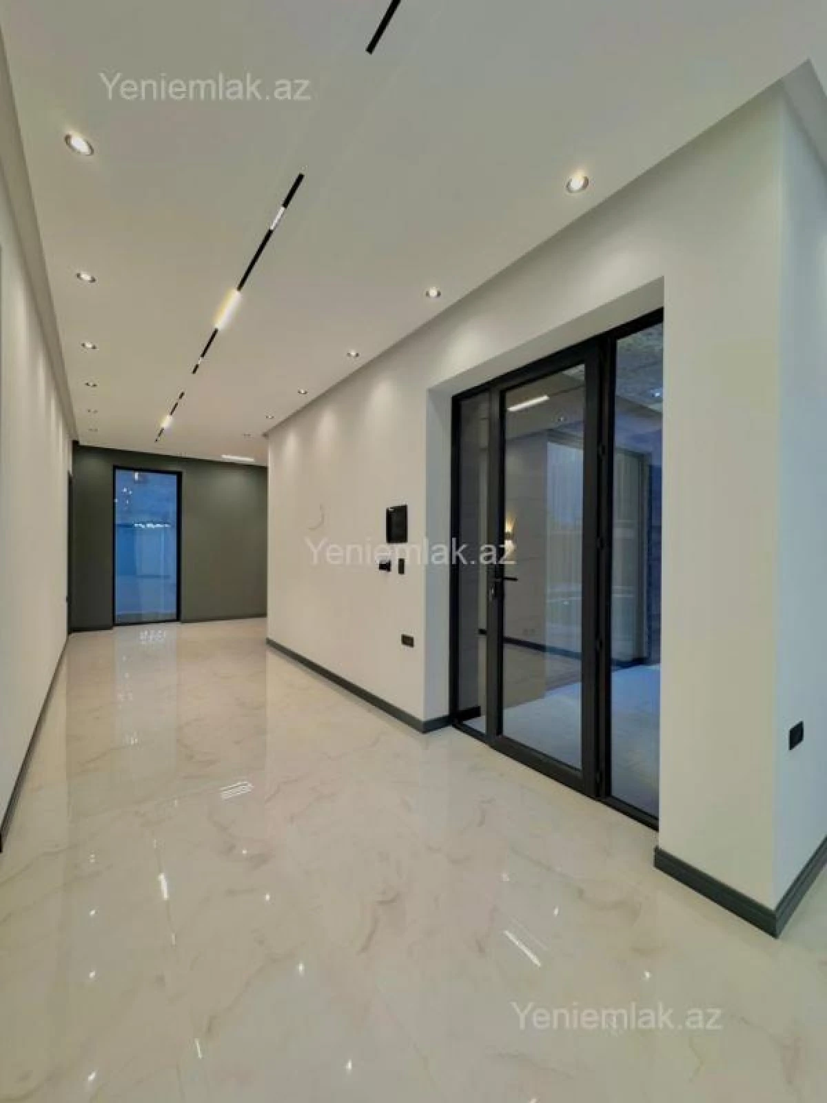 Satılır 5 otaqlı həyət evi 250 m²