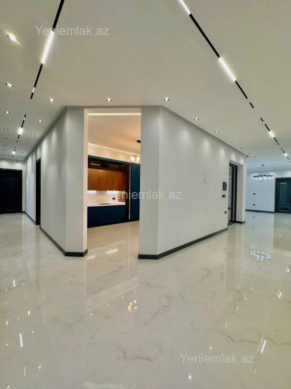 Satılır 5 otaqlı həyət evi 250 m²