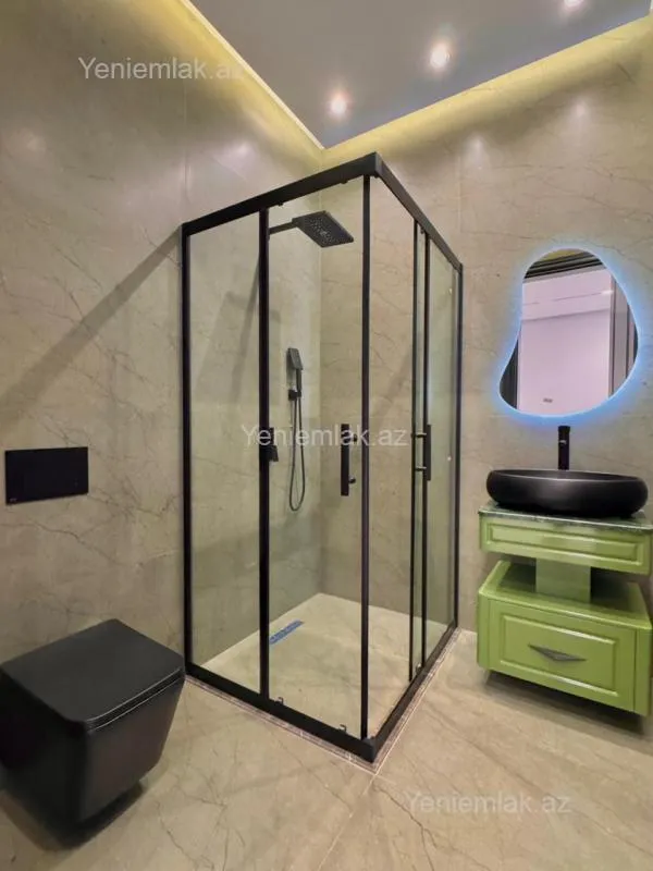 Satılır 5 otaqlı həyət evi 250 m²