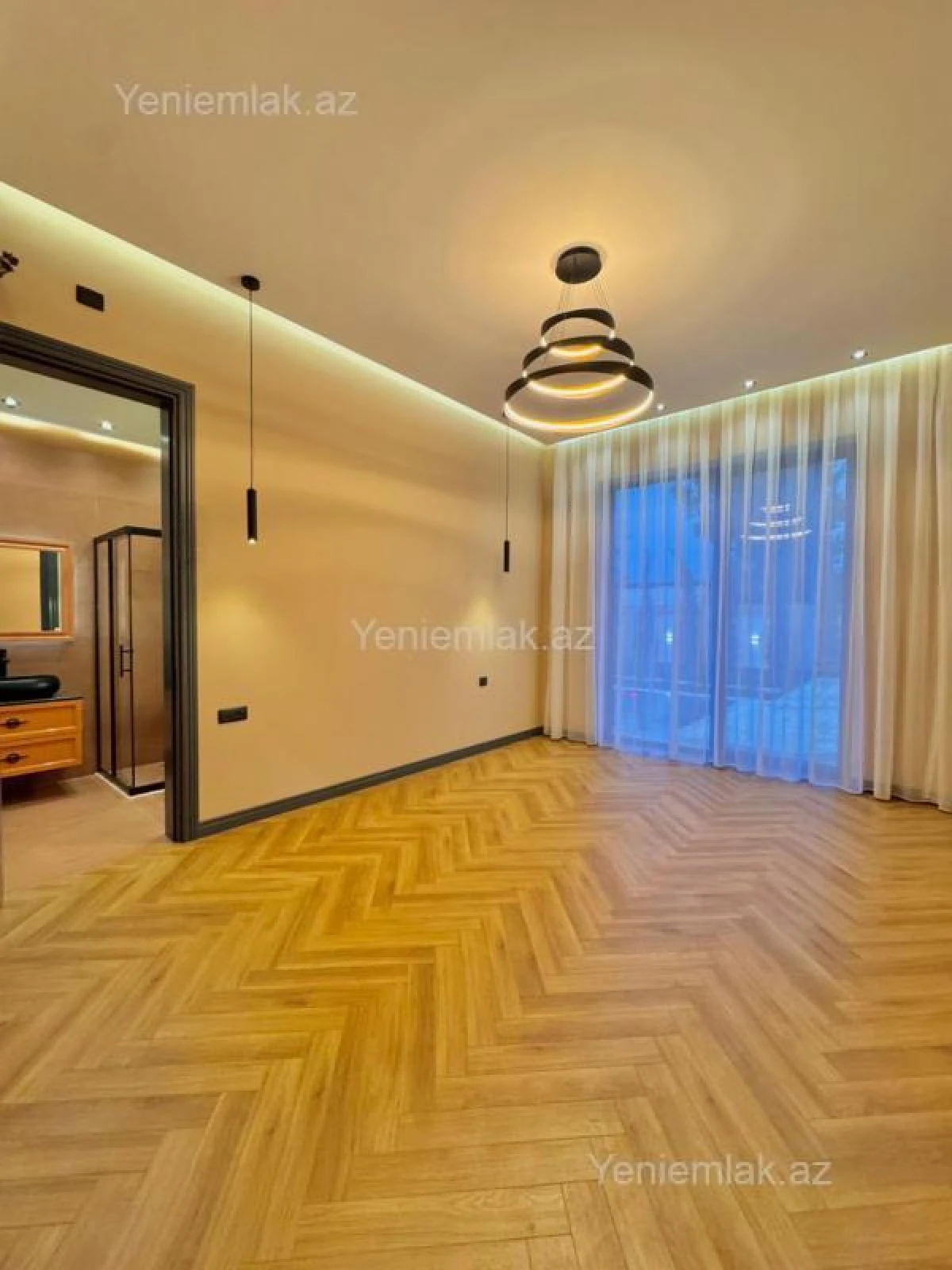Satılır 5 otaqlı həyət evi 250 m²
