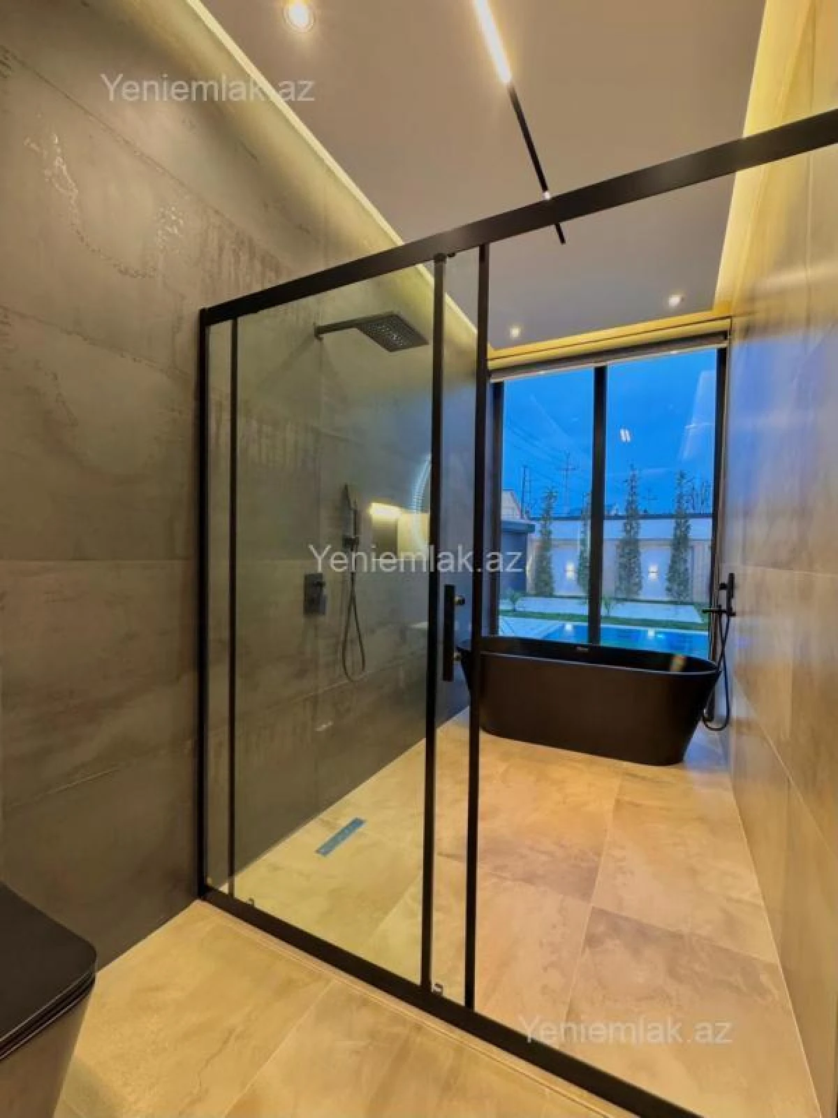 Satılır 5 otaqlı həyət evi 250 m²