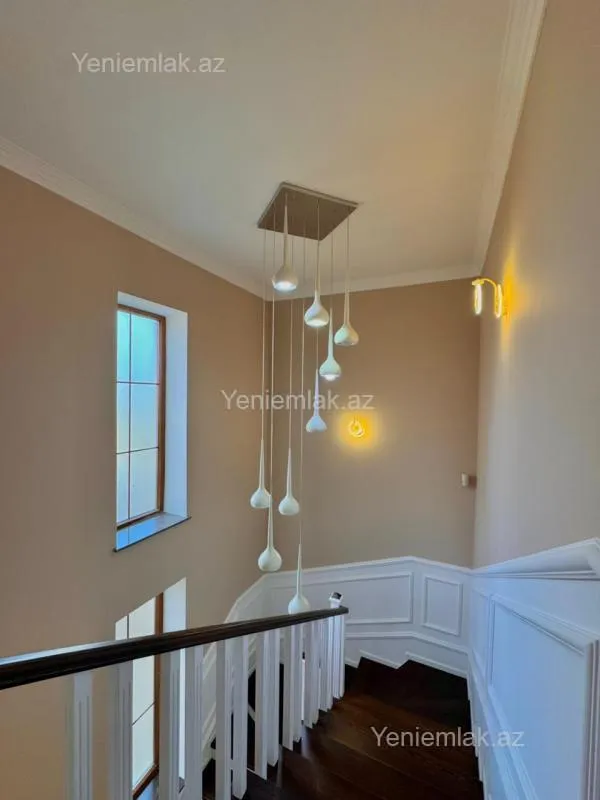 Satılır 6 otaqlı həyət evi 500 m²