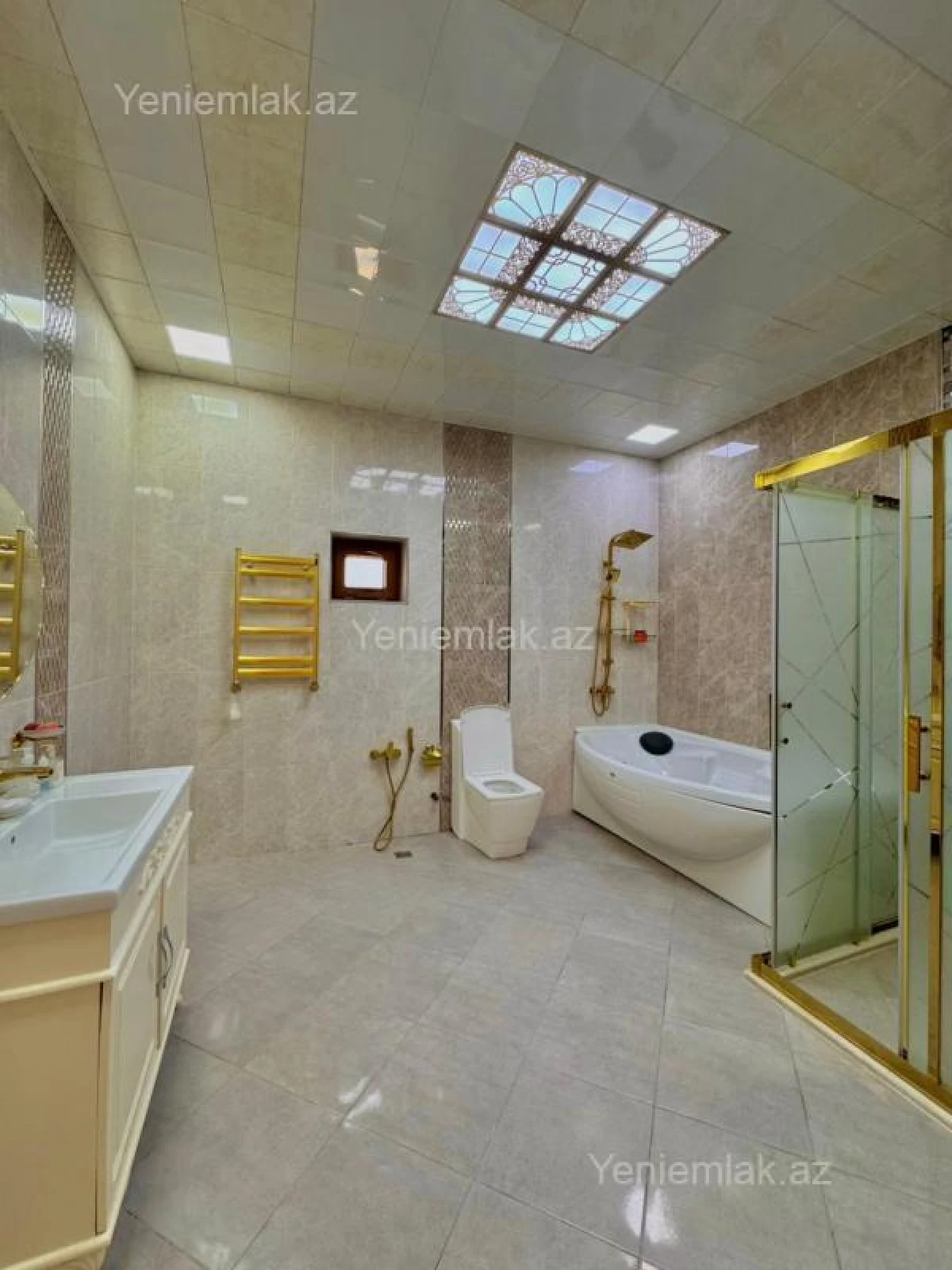 Satılır 6 otaqlı həyət evi 500 m²