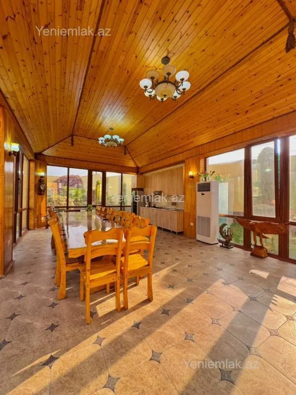 Satılır 6 otaqlı həyət evi 500 m²