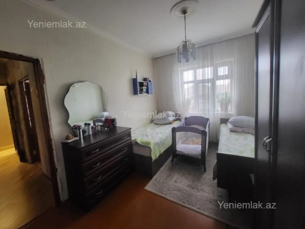 Satılır 3 otaqlı köhnə tikili 72 m²