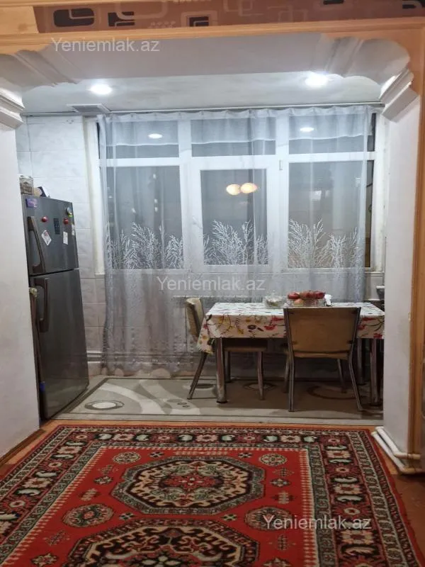 Satılır 3 otaqlı köhnə tikili 75 m²