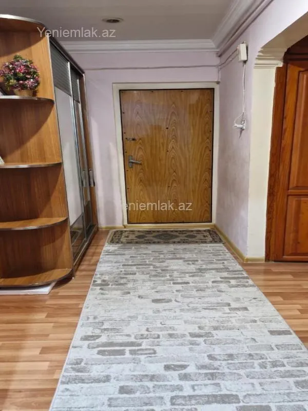 Satılır 3 otaqlı köhnə tikili 75 m²
