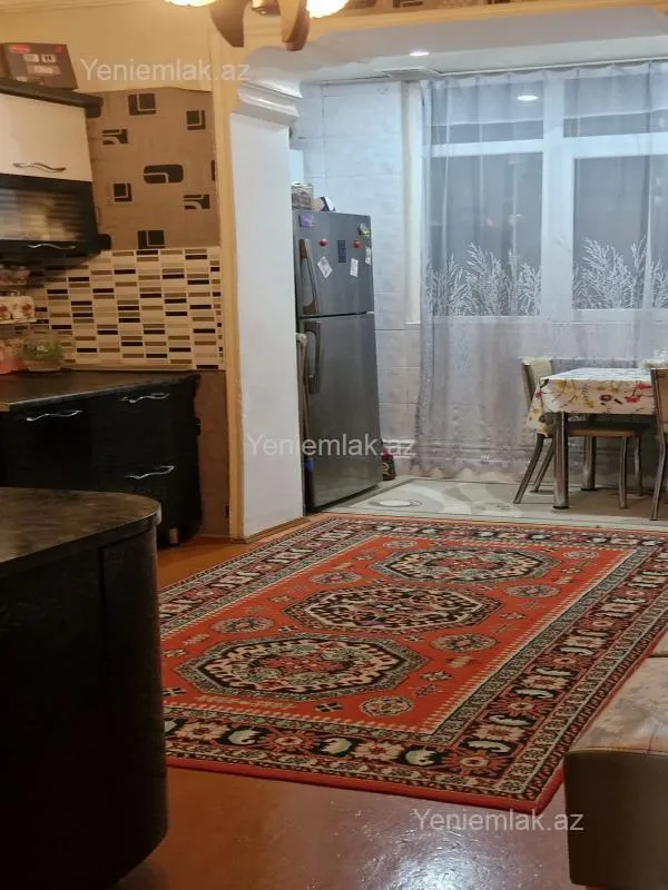 Satılır 3 otaqlı köhnə tikili 75 m²