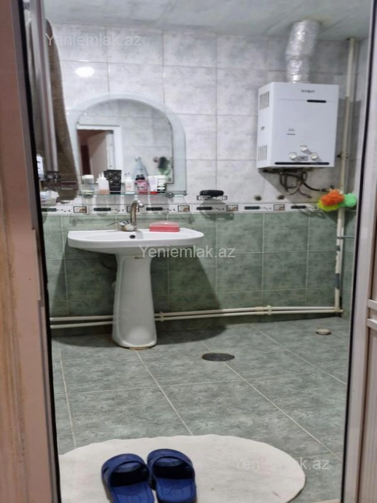 Satılır 3 otaqlı köhnə tikili 75 m²