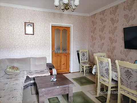 Satılır 3 otaqlı köhnə tikili 65 m² — Sumqayıt, 8-ci mikrorayon 3 otaq 65.00 m²