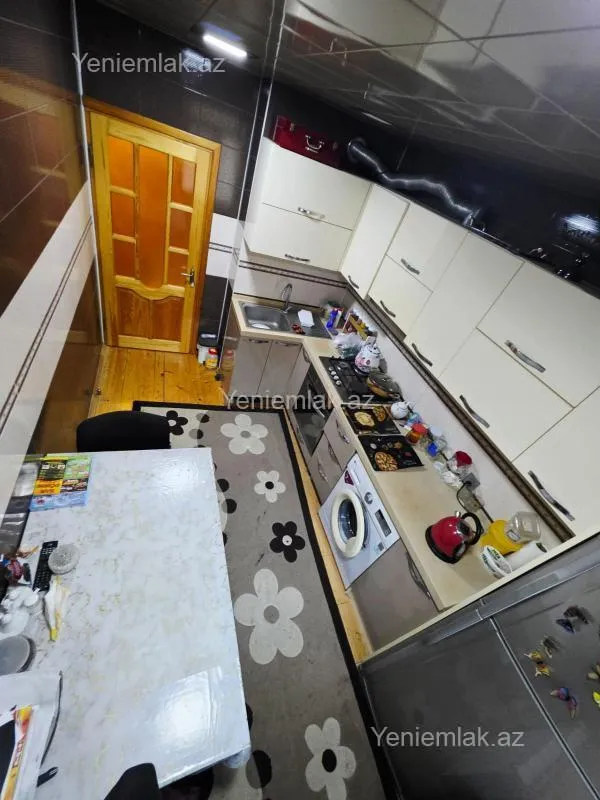 Satılır 4 otaqlı köhnə tikili 88 m²